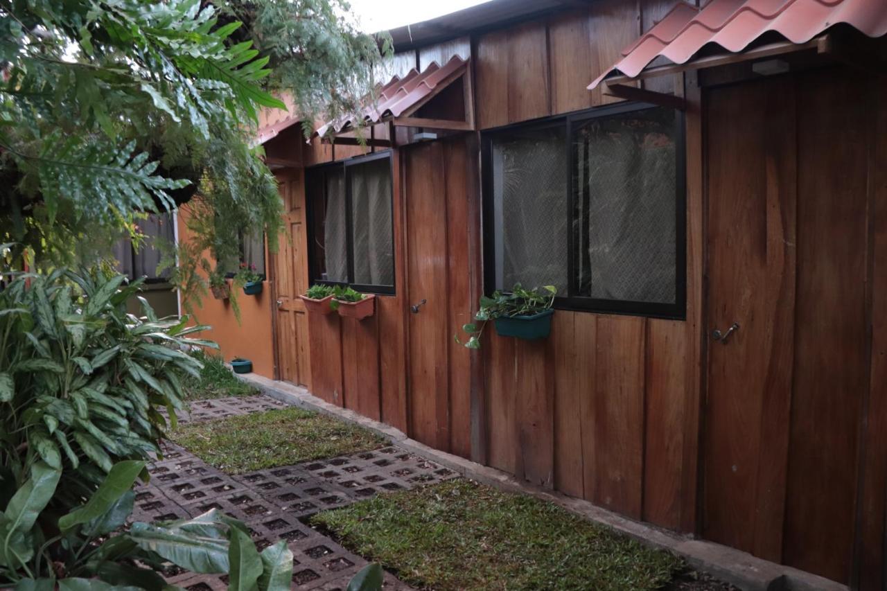 شقة San Antonio De Belen  في Laurel House المظهر الخارجي الصورة